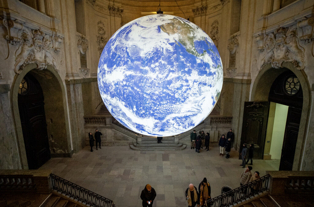 Luke Jerram, Gaia