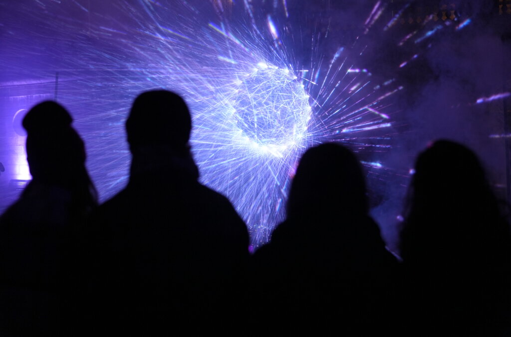 Divine Geometry av Those Guys Lighting. Nobel Week Lights 2025.