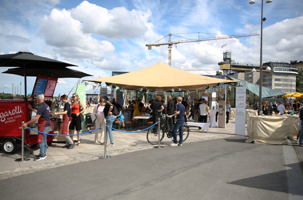 Tält under En dag på Slussen 2026.