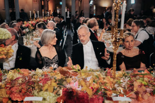 Jennifer A. Doudna och Paul R. Milgrom under Nobelbanketten