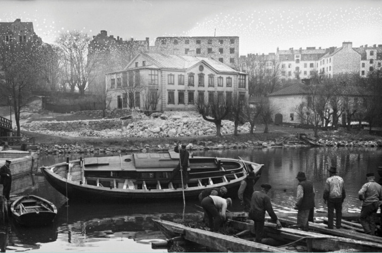 Black and white photo of Heleneborg in Stockholm.