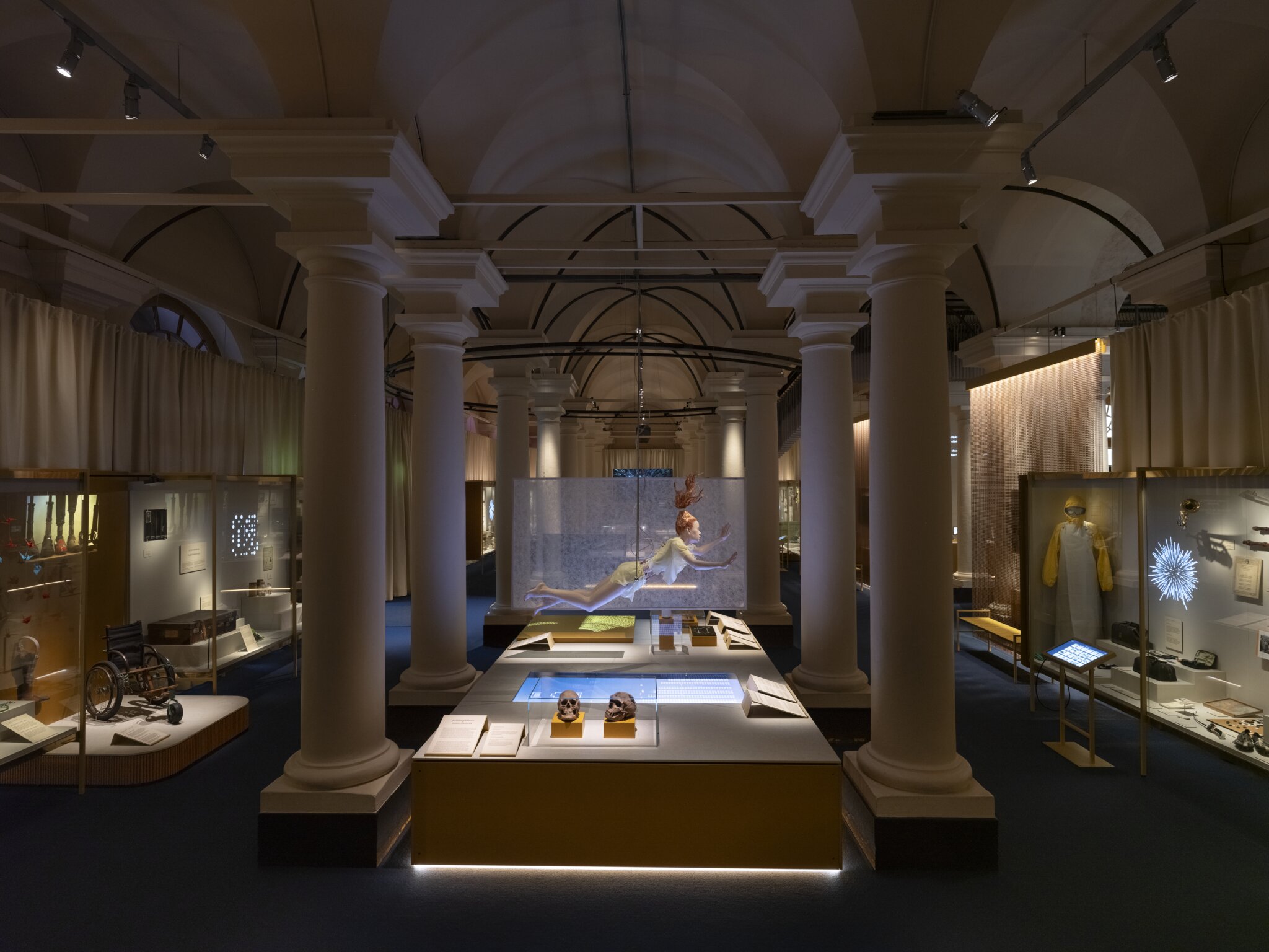 "Sakerna som förändrar världen" utställningsvy.