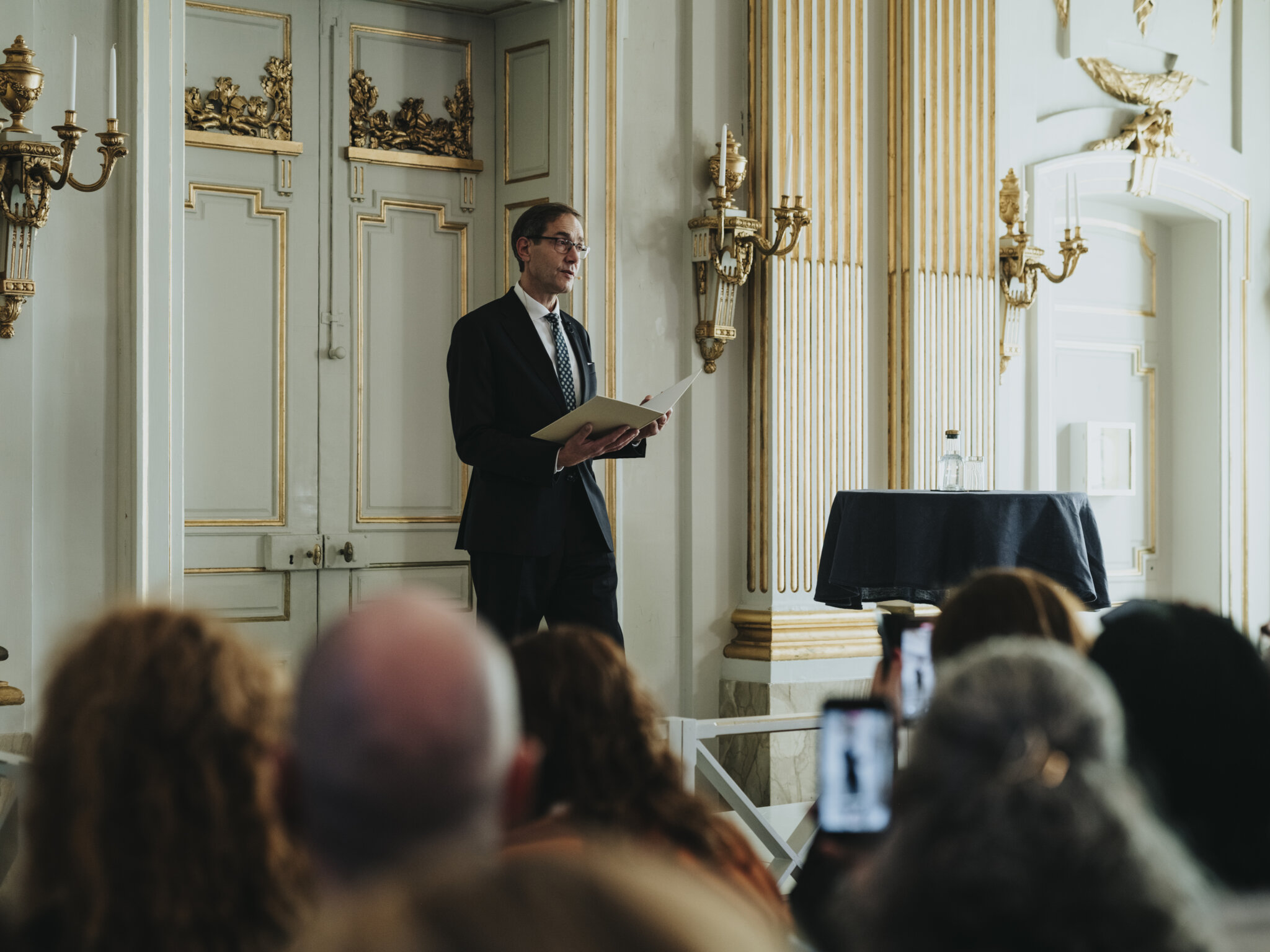 Mats Malm tillkännager Nobelpriset i litteratur 2025.