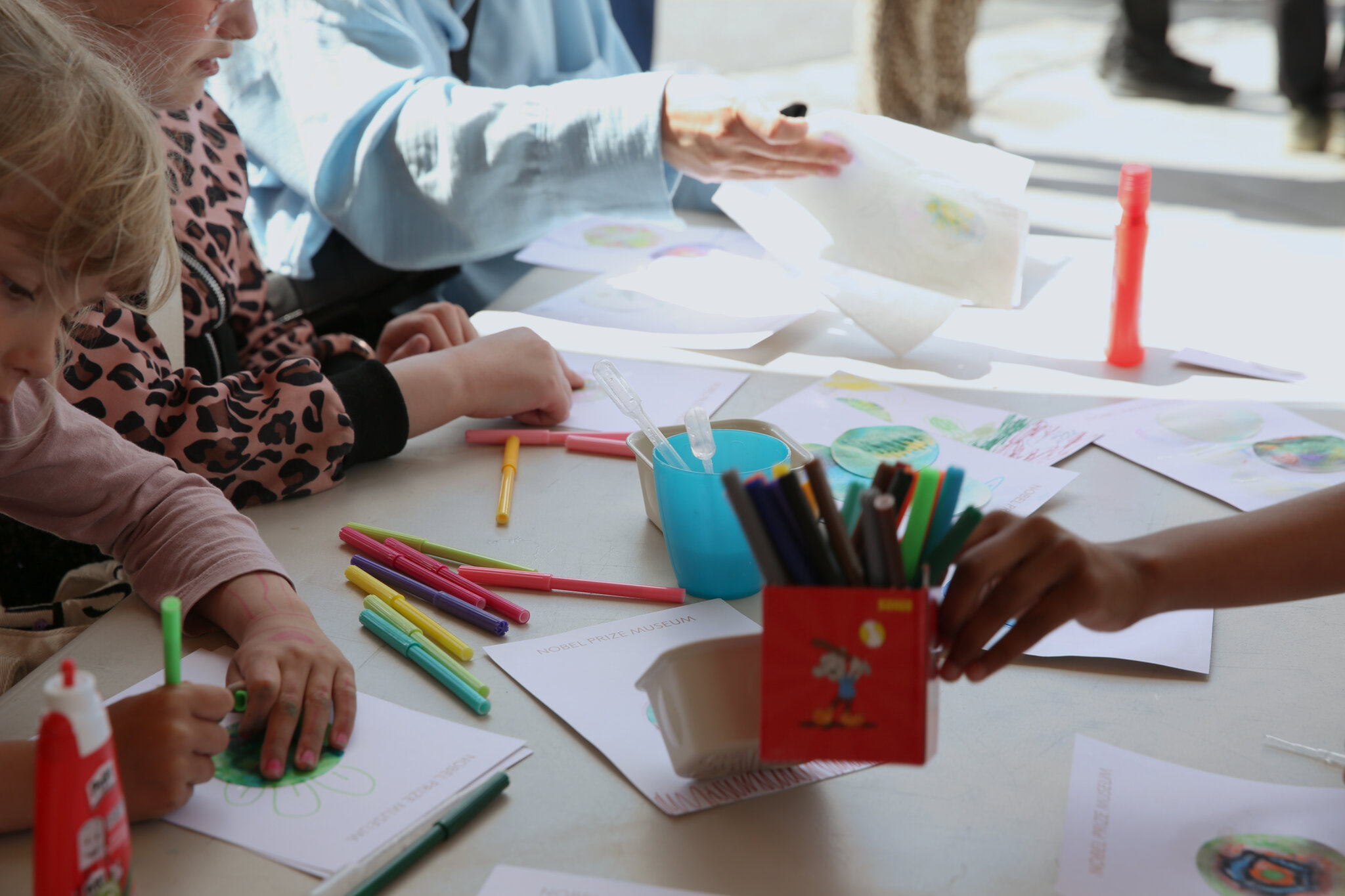 Familjeworkshop – celler och akvareller